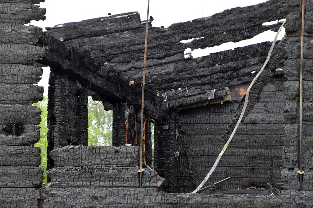 Schwerer Brand in Einfamilien Haus Roesrath Rambruecken P061.JPG - Miklos Laubert